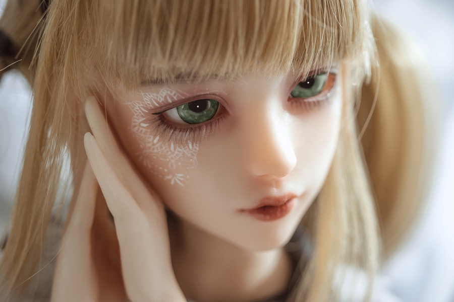 60cm D Cup Silicone Thin Lips Gray Eyes Medium Breasts Anime Sex Doll Gallery 3
