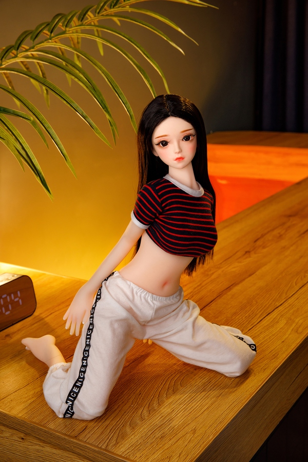 68cm D Cup TPE Thin Lips Petite Breasts Amber Eyes Sex Doll Gallery 5