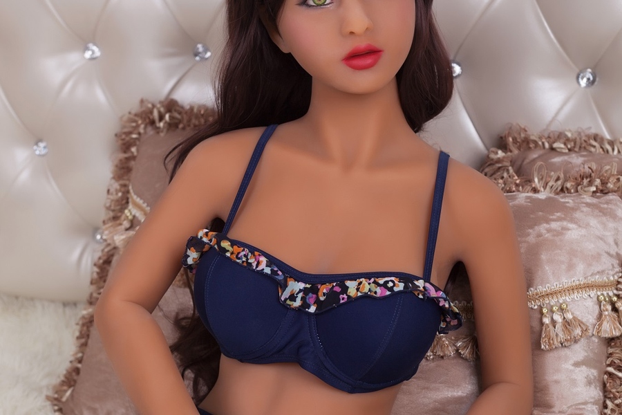 140cm F Cup TPE Glossy Lips Voluptuous Amber Eyes Sex Doll Detail View 2