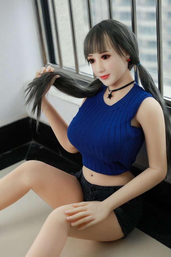 148cm G Cup TPE Thin Lips Gray Eyes Black Big Booty Sex Doll Detail View 3