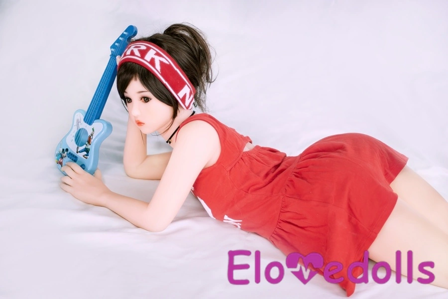 Muñeca sexual de anime pequeña de TPE, copa F de 140 cm, ojos ámbar, labios finos, vista detallada 11