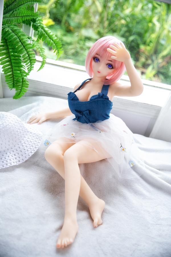 Professional Pink Blue Eyes Petite Anime Sex Doll Gallery 3
