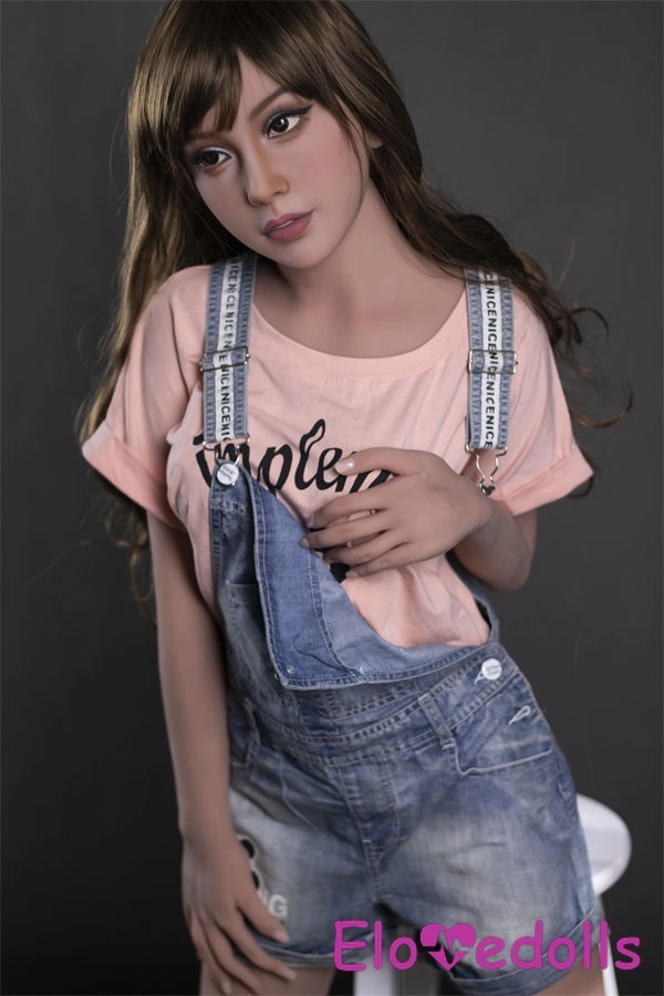 búp bê hiện thực