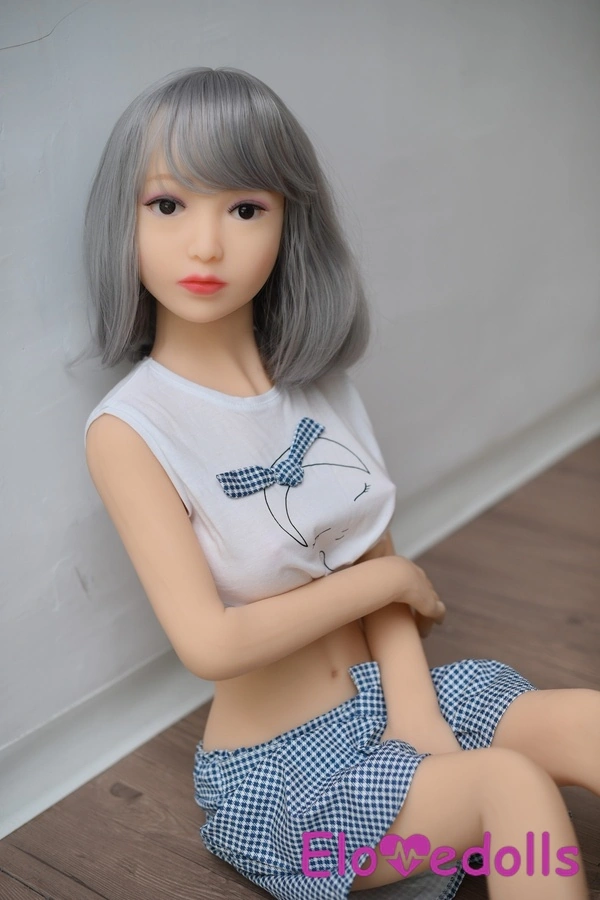 Poupée sexuelle réaliste en TPE, bonnet D, 125 cm, lèvres fines, petite poitrine, yeux gris, vue détaillée 5