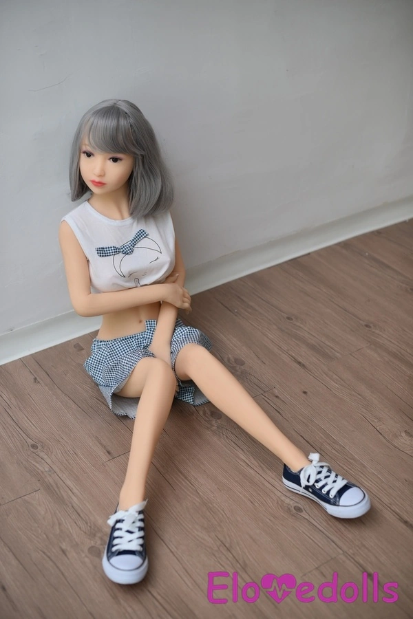 Poupée sexuelle réaliste en TPE grise, bonnet D, 125 cm, lèvres fines, petite poitrine, vue détaillée 6