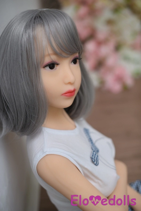 Poupée sexuelle réaliste en TPE, bonnet D, 125 cm, petite poitrine, lèvres fines, yeux gris, vue détaillée 8