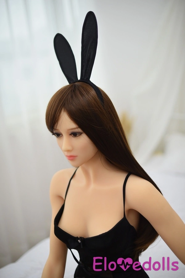 158 cm D-tassi TPE hallide silmade, brünettide ja peenikeste huultega kuulsuste seksinukkude galerii 2