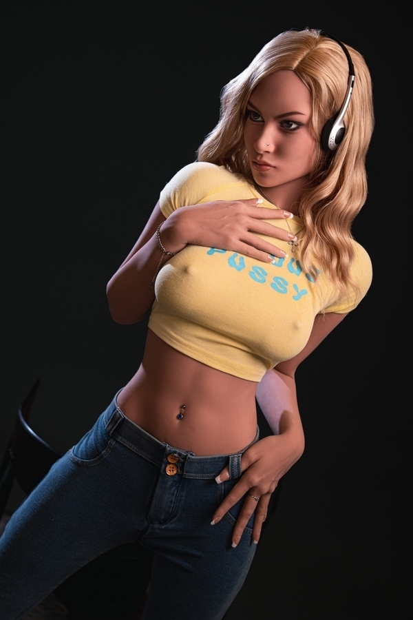 157cm D Cup TPE Petite Breasts Amber Eyes Thin Lips Thick Sex Doll Gallery 2