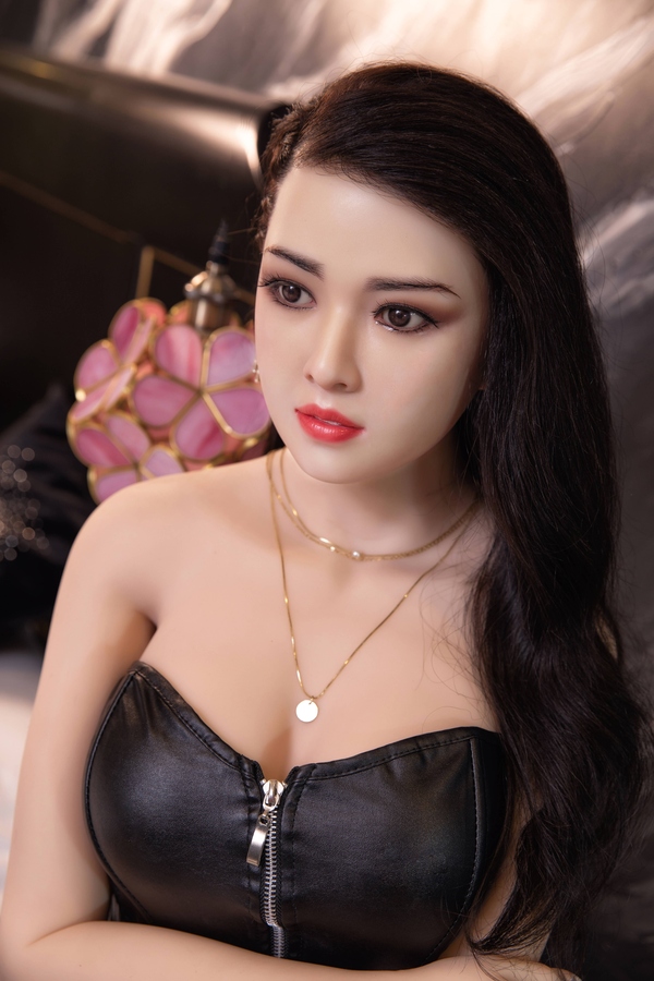 100cm C Cup TPE Blonde Amber Eyes Medium Breasts Realistic Sex Doll Detail View 7