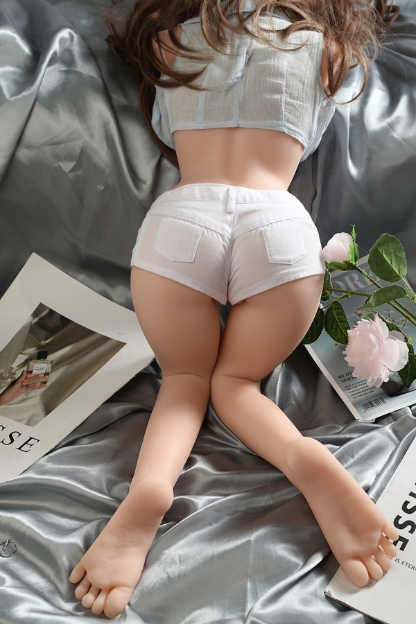 70cm D Cup TPE Voluptuous Amber Eyes Thin Lips Sex Doll Torso Detail View 10