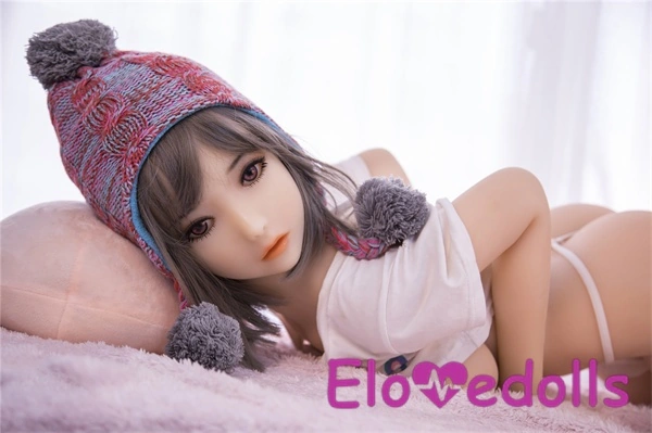 دمية الجنس في سن المراهقة