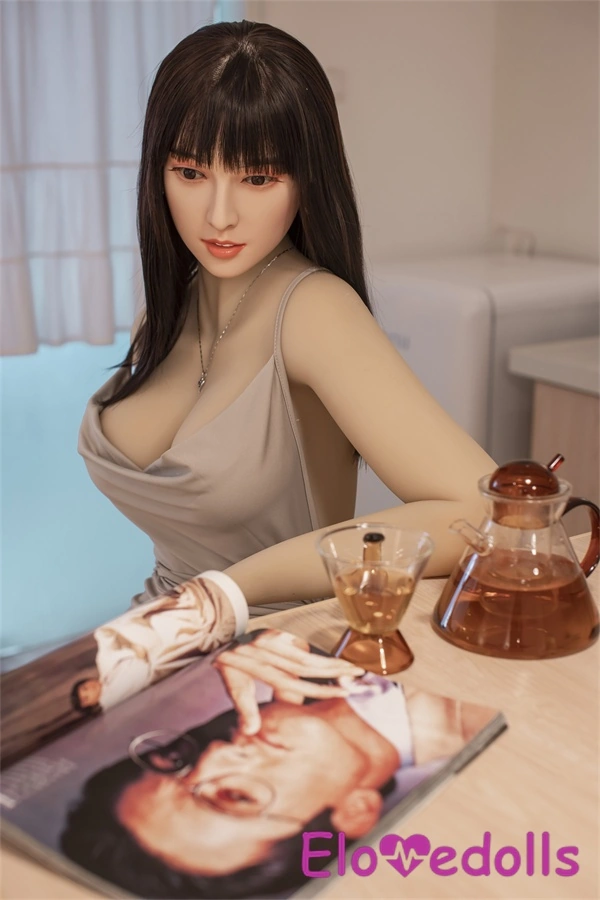 búp bê tình dục thực tế