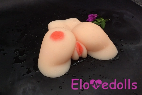 বাস্তব জীবনের সেক্স ডল ধড়