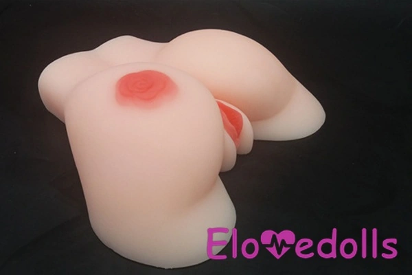 তরুণ যৌন পুতুল