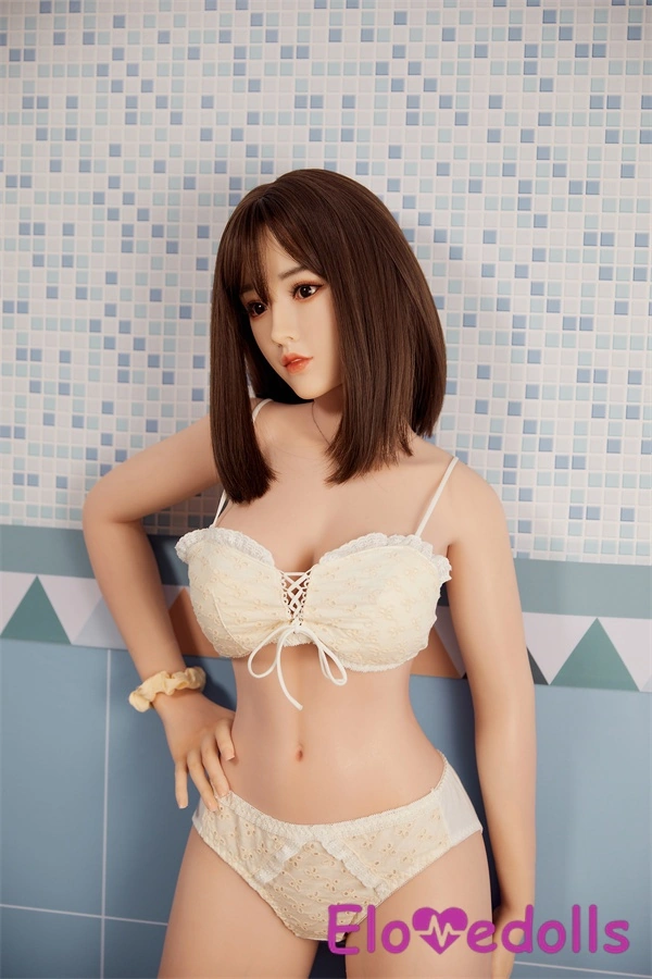 sexdockor med stora bröst