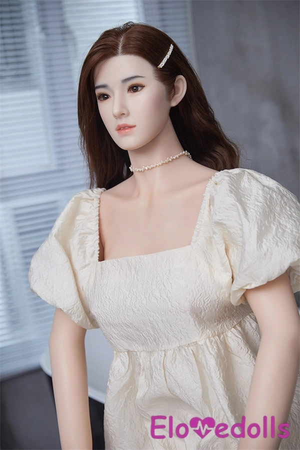 búp bê tình dục thực tế