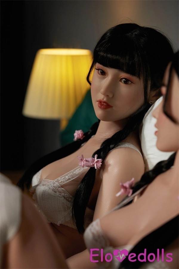 thằng chị sex búp bê