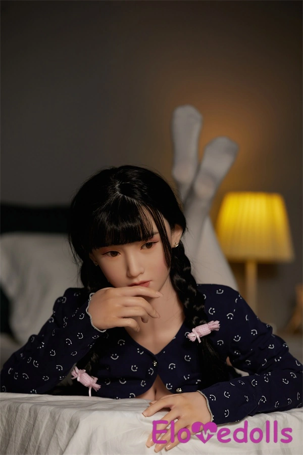 Búp bê tình dục ngực khủng 