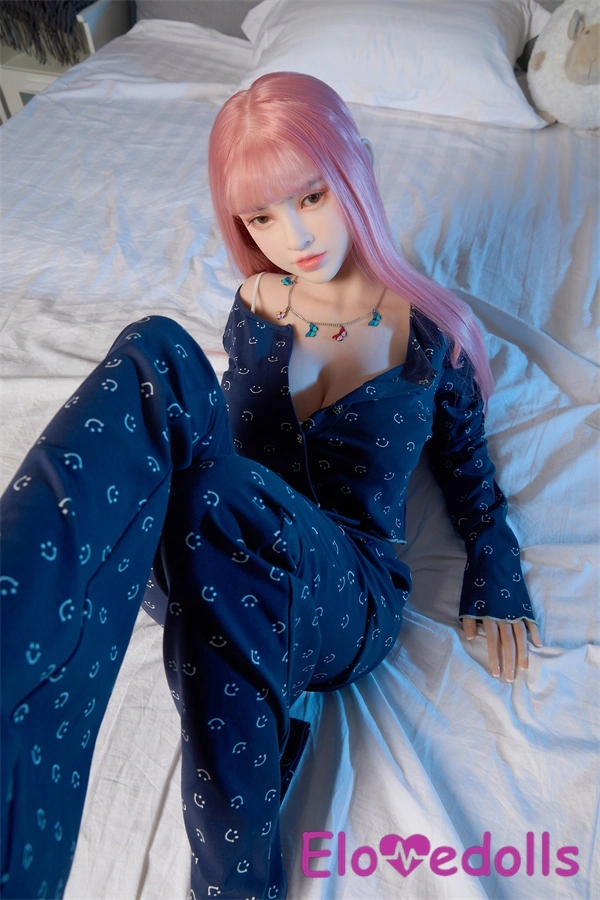 búp bê trông như thật