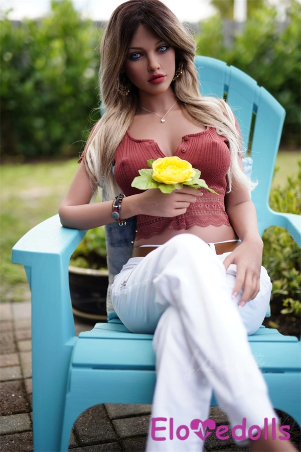 búp bê tình yêu hiện thực