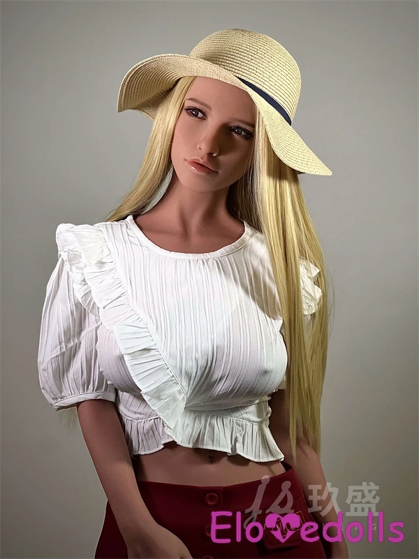 boneka cinta realistis yang sempurna