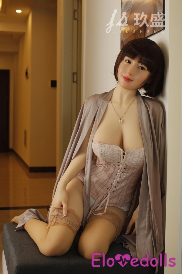 عروسک جنسی اروپایی با سر سیلیکونی و بدن TPE، سایز F، سایز 163 سانتی‌متر، سینه‌های کوچک، لب‌های نازک، رنگ پوست سبزه، نمای جزئیات 69