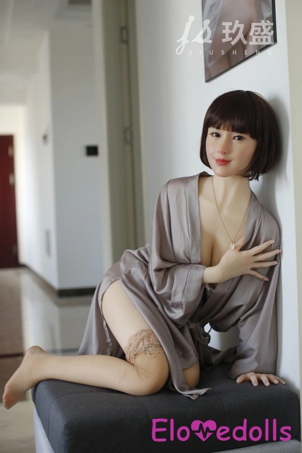 عروسک جنسی اروپایی با سر سیلیکونی و بدن TPE به طول ۱۶۳ سانتی‌متر، قهوه‌ای، چشم کهربایی، نمای جزئیات ۷۶