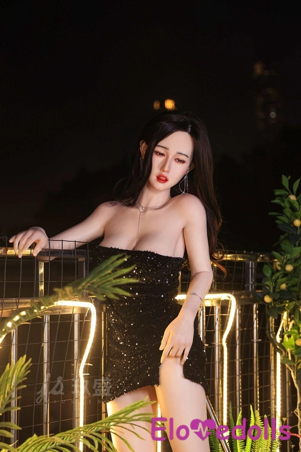 Boneka Seks Payudara Kecil Menggairahkan Silikon Hitam Cup D 160cm Detail Tampilan 2