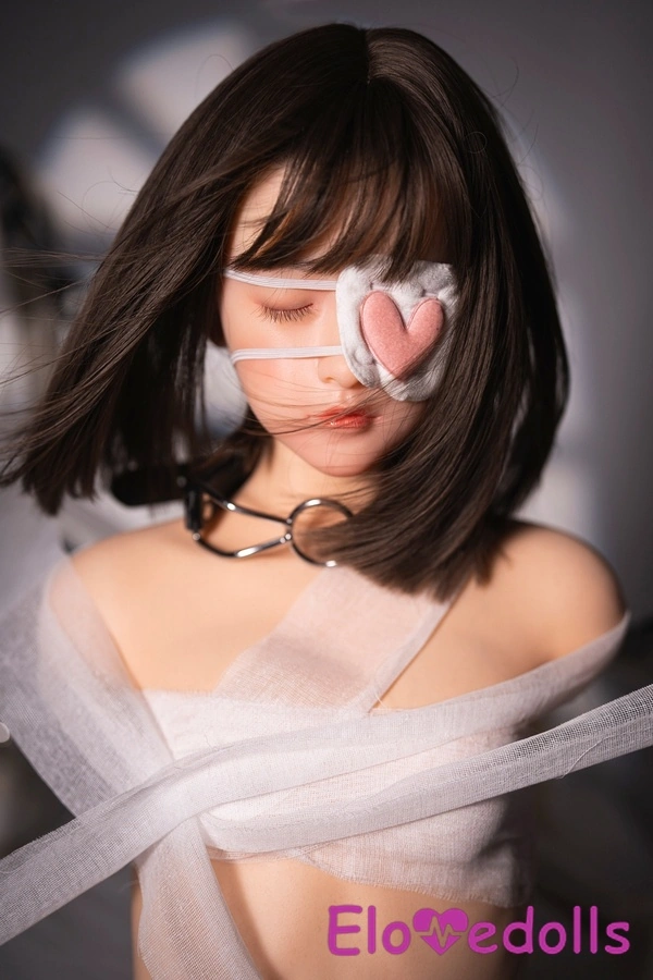 Bambola del sesso bianca piccola con labbra sottili in silicone da 76 cm, vista dettagliata del torso 10