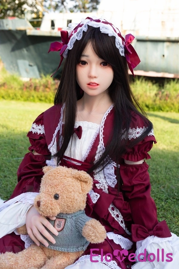 Muñeca de silicona MLW de 138 cm con copa AA (imagen del producto)