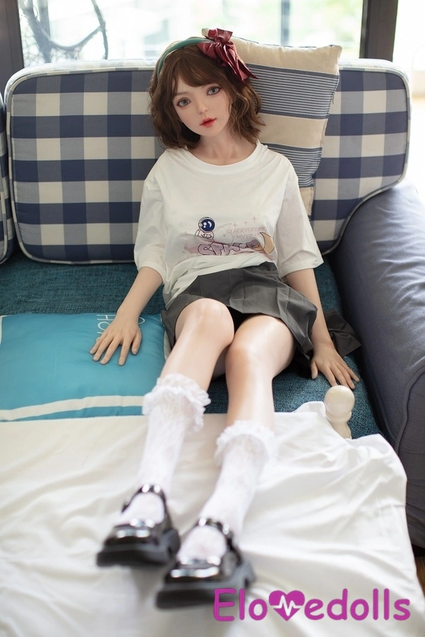 148 cm große Silikonpuppe JX mit C-Körbchen, Detailansicht 1