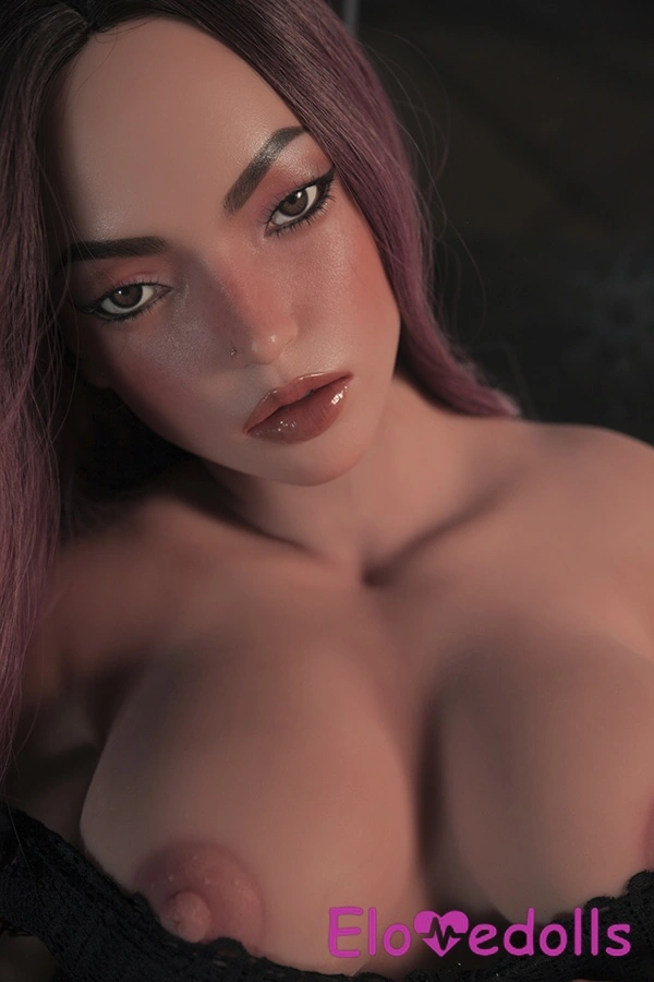 vysoce kvalitní panenka