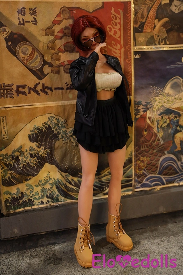 boneka cinta yang sempurna