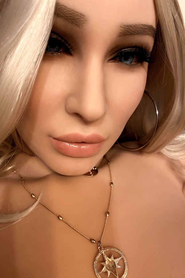 170cm F Cup TPE Blonde Petite Full Lips Realistic Sex Doll Detail View 1