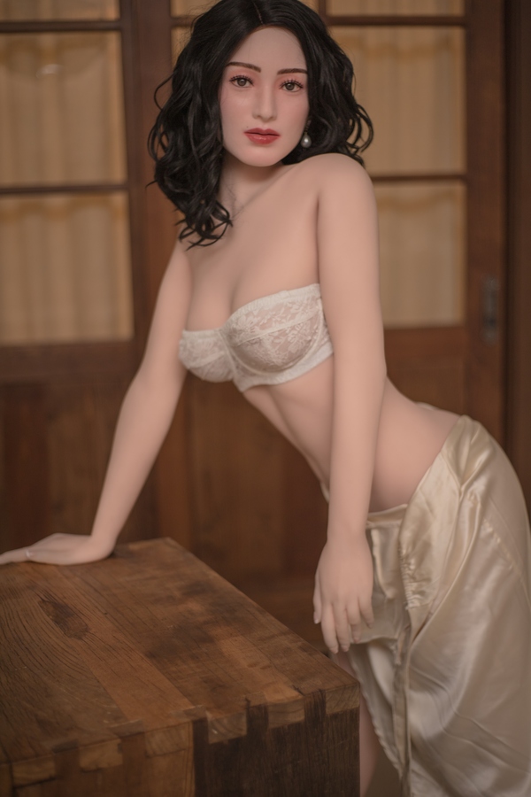 157cm C Cup Silicone Head & TPE Body Petite Breasts Brunette Voluptuous Realistic Sex Doll Detail View 2