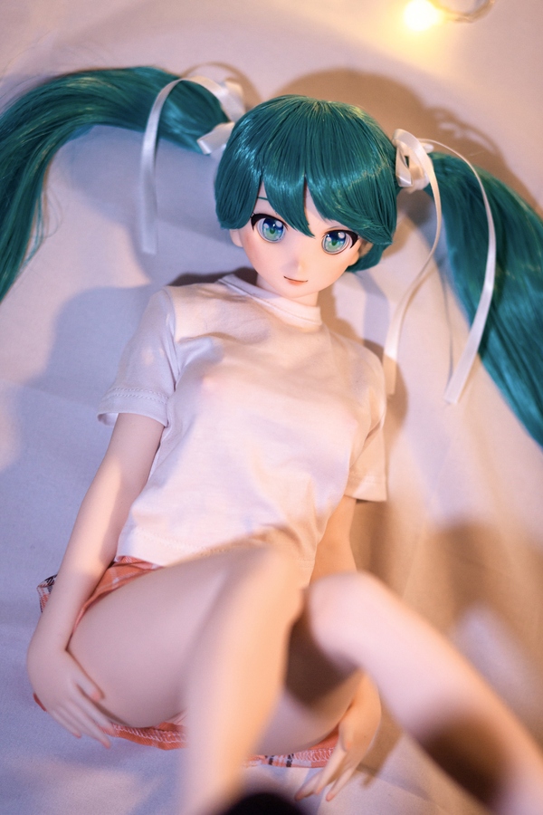 60cm B Cup Vinyl Head & TPE Body Glossy Lips Small Breasts Green Eyes Anime Sex Doll Gallery 2