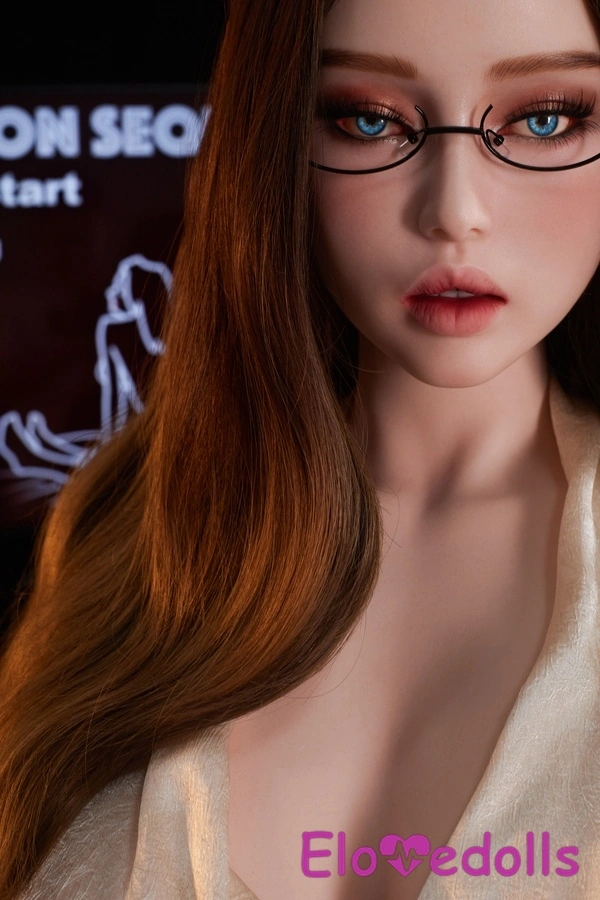 161cm I Cup Silicone Voluptuous Thin Lips Brunette Thick Sex Doll Detail View 2