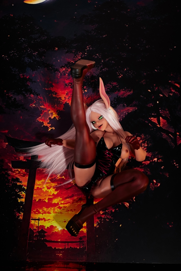 70cm C Cup Silicone Petite Amber Eyes Full Lips Fantasy Sex Doll Detail View 9