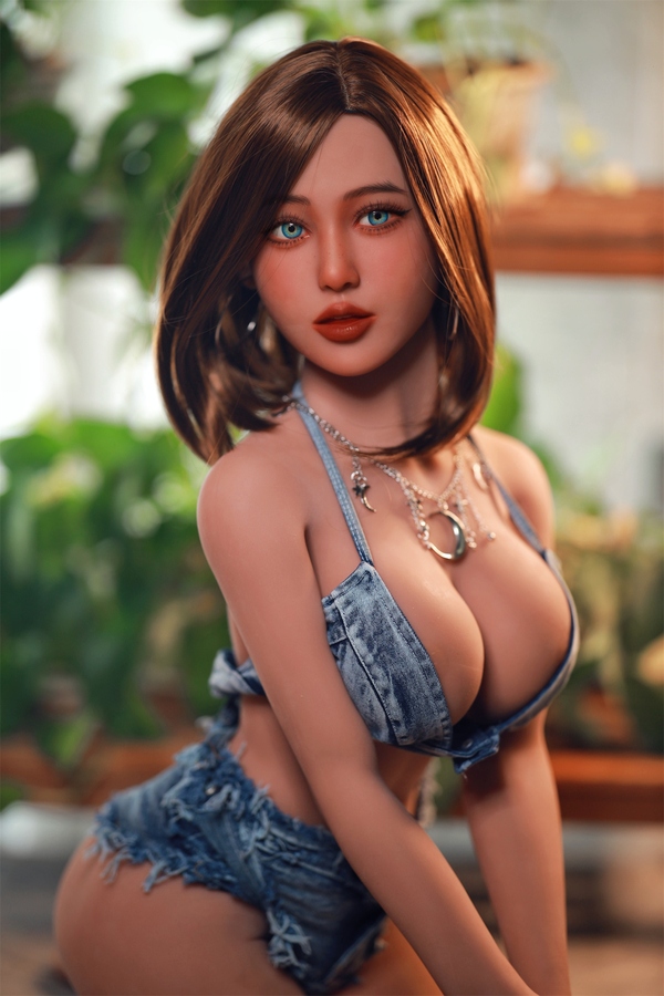 123cm C Cup TPE Amber Eyes Brunette Full Lips Realistic Sex Doll Gallery 3