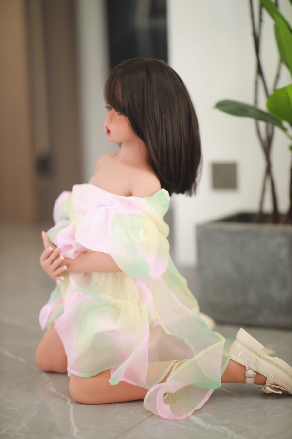 115cm AA TPE Black Thin Lips Amber Eyes Realistic Sex Doll Detail View 3