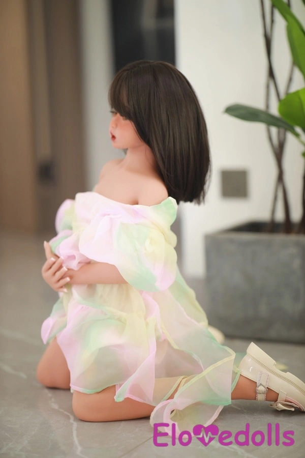 115 cm AA TPE Schwarze dünne Lippen Bernsteinfarbene Augen Realistische Sexpuppe Detailansicht 3