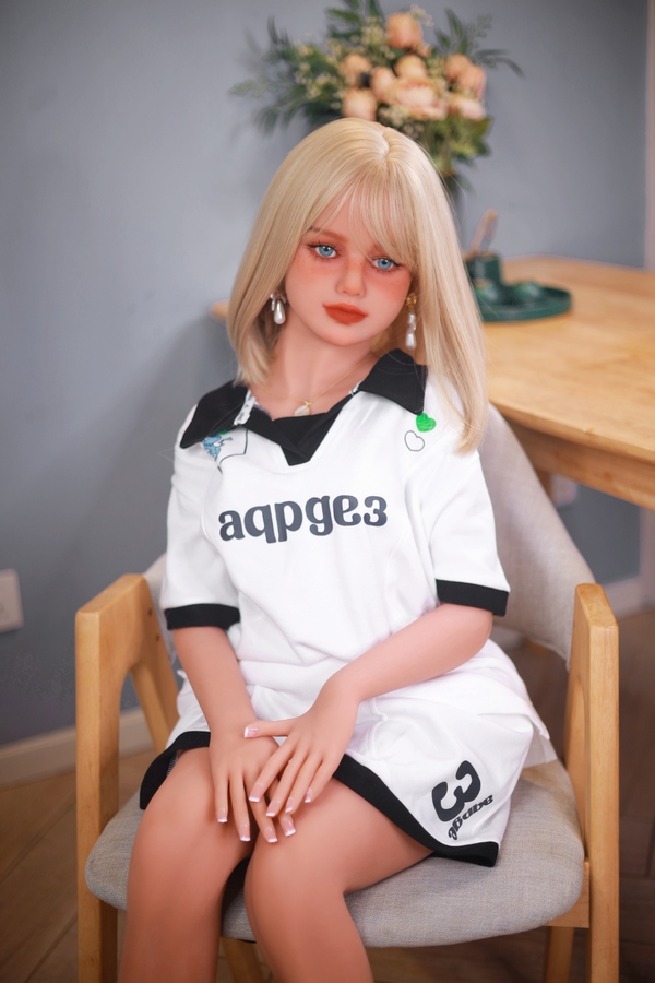 130cm B Cup TPE Amber Eyes Petite Thin Lips Teen Sex Doll Detail View 4