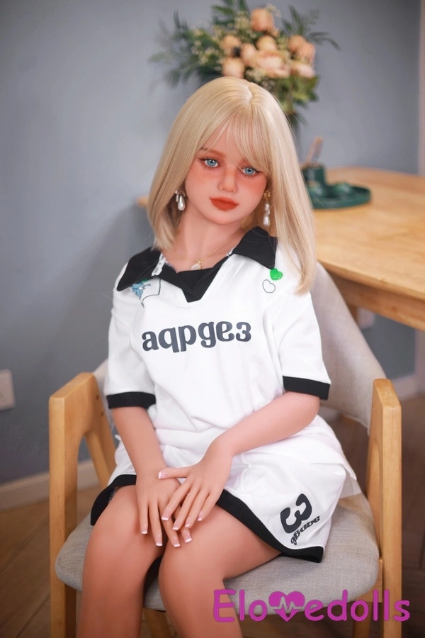130 cm B-tassi TPE merevaigukollaste silmadega pisikeste õhukeste huultega teismelise seksinukk, detailvaade 4