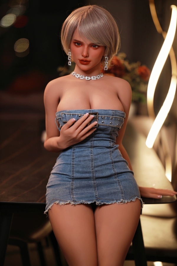 163cm E Cup TPE Glossy Lips Amber Eyes Petite Breasts American Sex Doll Gallery 4