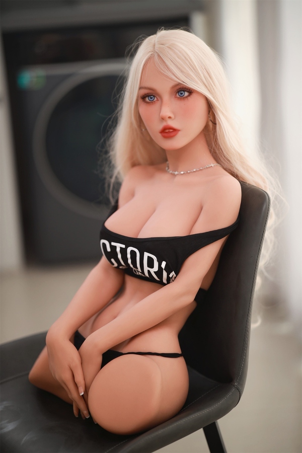 85cm F Cup TPE Petite Breasts Thin Lips Blue Eyes Sex Doll Torso Detail View 5
