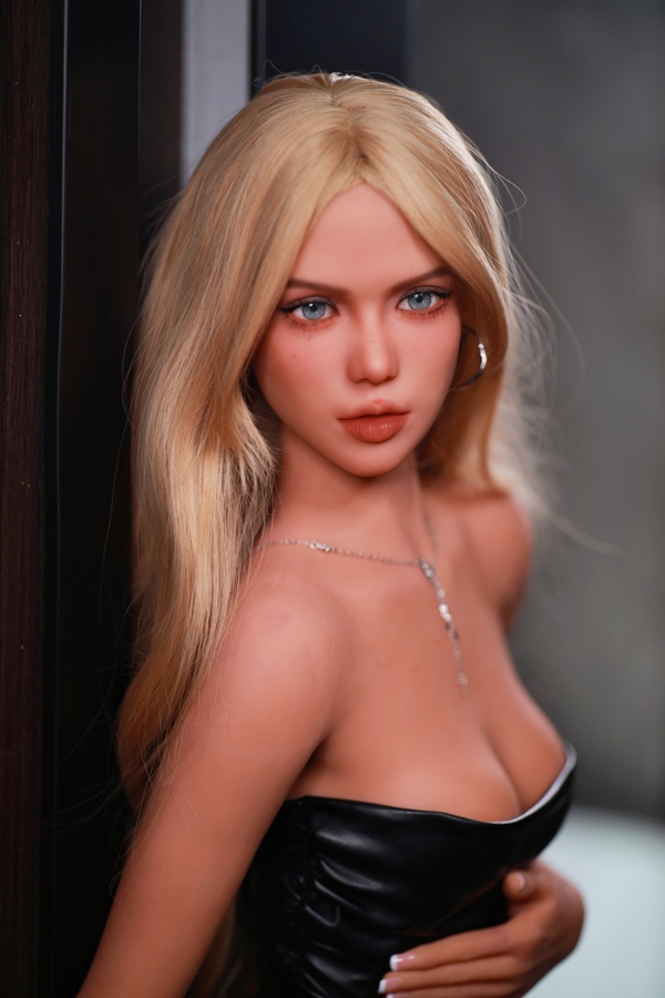 157cm A Cup TPE Petite Amber Eyes Blonde Realistic Sex Doll Detail View 10