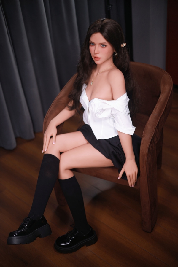 157cm B Cup TPE Voluptuous Natural Lips Blue Eyes Realistic Sex Doll Gallery 4