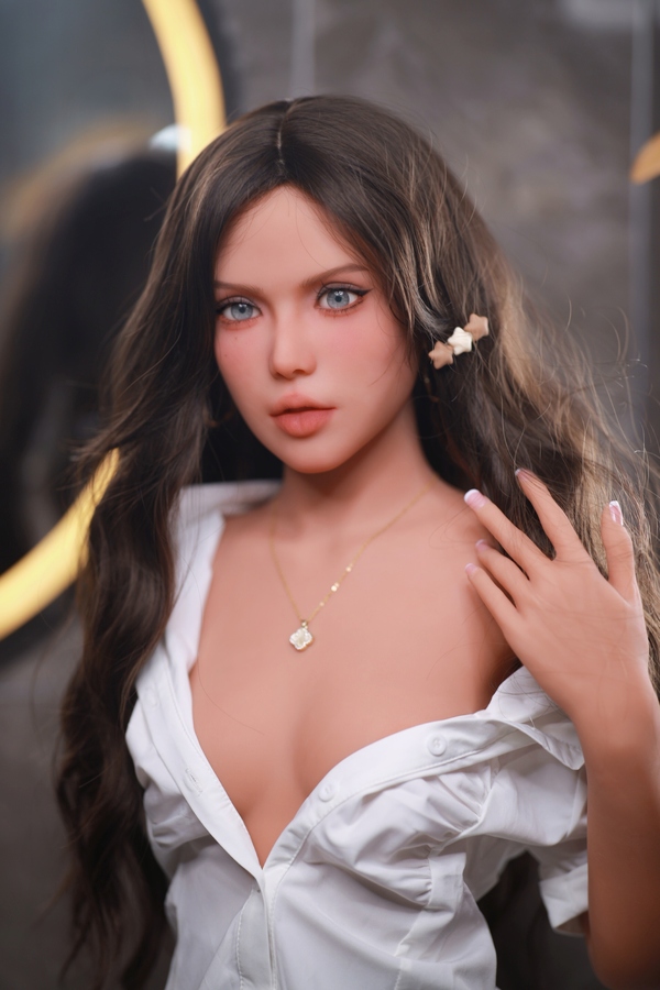 157cm B Cup TPE Natural Lips Brunette Blue Eyes Realistic Sex Doll Detail View 4