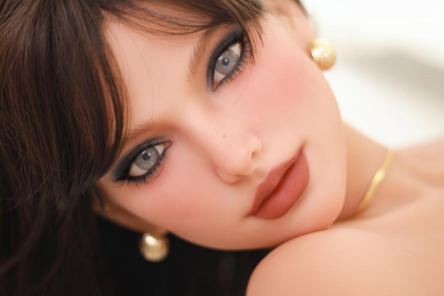 159cm B Cup TPE Petite Glossy Lips Brunette Realistic Sex Doll Detail View 10
