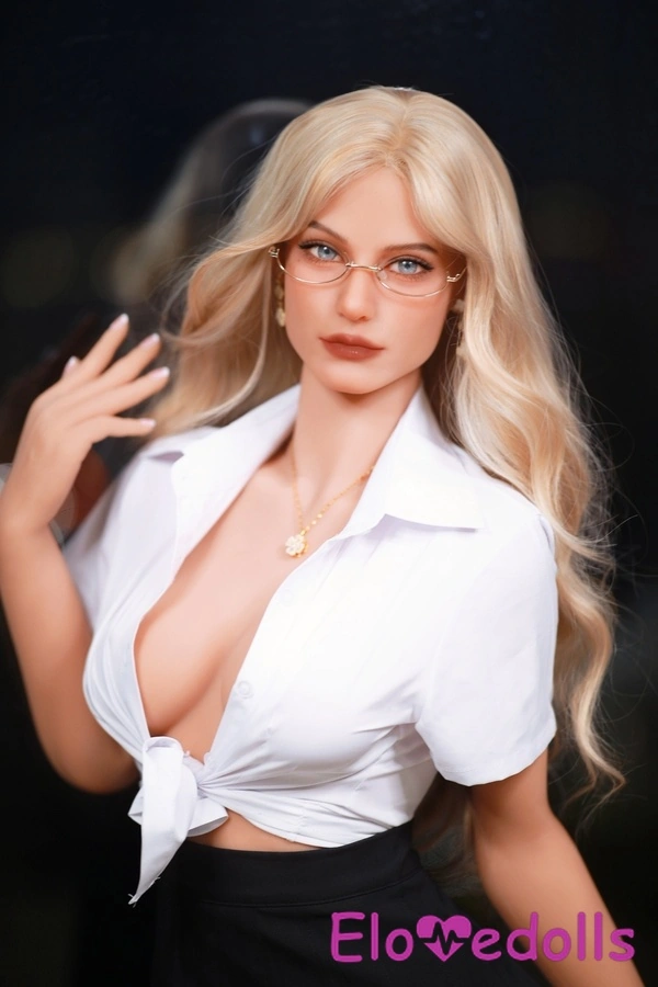 Poupée sexuelle réaliste de 166 cm, bonnet C, en TPE, yeux gris, petite poitrine blanche. Vue détaillée 5.